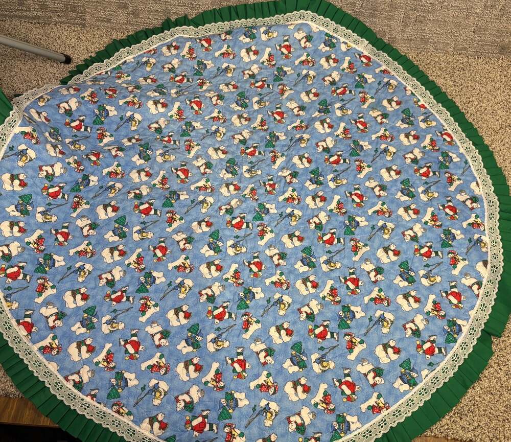Vintage Handmade Reversible Christmas Tree Skirt Blue Polar Bears Red  45" 168